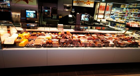 Delicatessen & Meat display cases