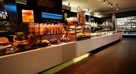 Delicatessen & Meat display cases