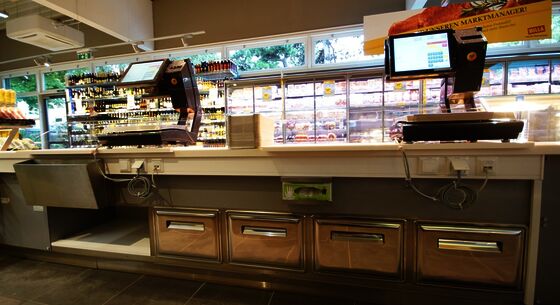 Delicatessen & Meat display cases