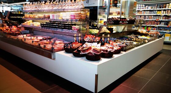 Delicatessen & Meat display cases