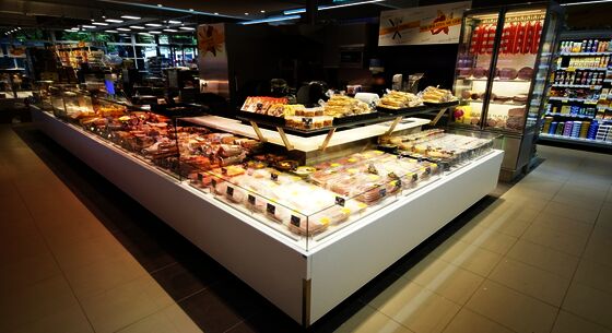 Delicatessen & Meat display cases