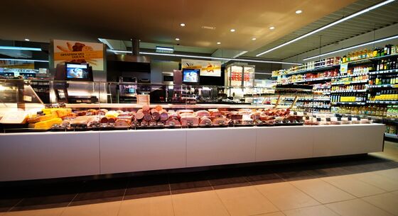 Delicatessen & Meat display cases