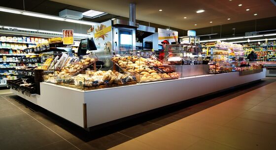 Delicatessen & Meat display cases